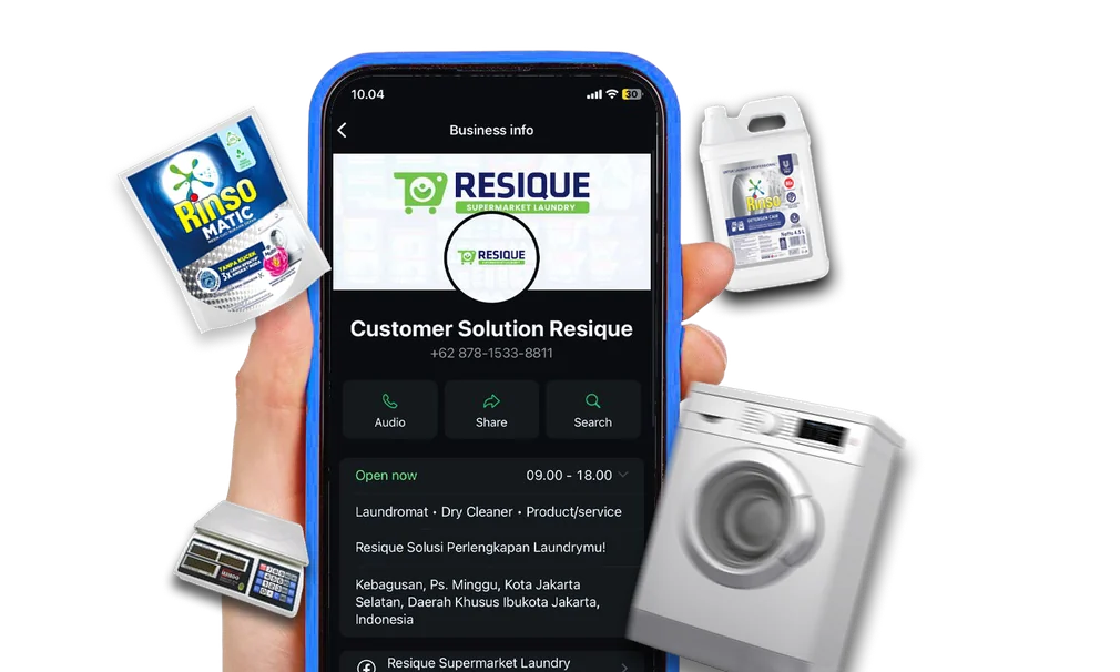 Profil WhatsApp Customer Solution Resique di HP, dikelilingi produk laundry